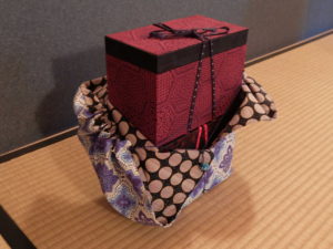 drawstring-bag-for-shifuku-boxes